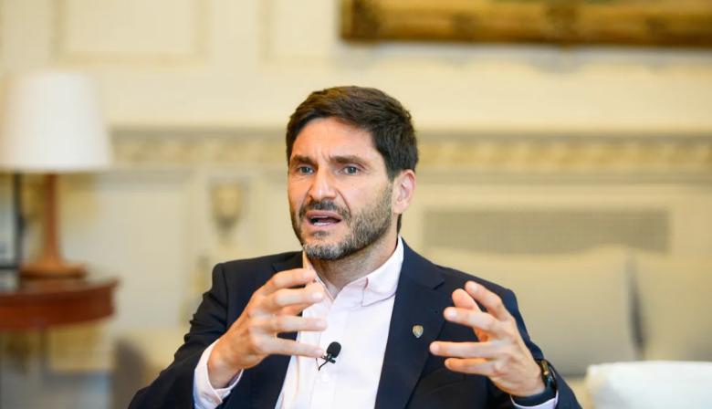 Un polémico "premio" de Pullaro pone en riesgo el inicio de clases en Santa Fe