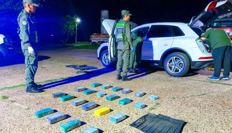 La delató el escáner: detuvieron a una chica que llevaba 88 kilos de cocaína en el auto