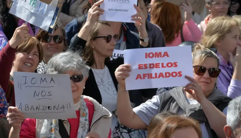 Todos contra Kicillof por IOMA: qué dice el proyecto que unió a LLA, el PRO y la UCR