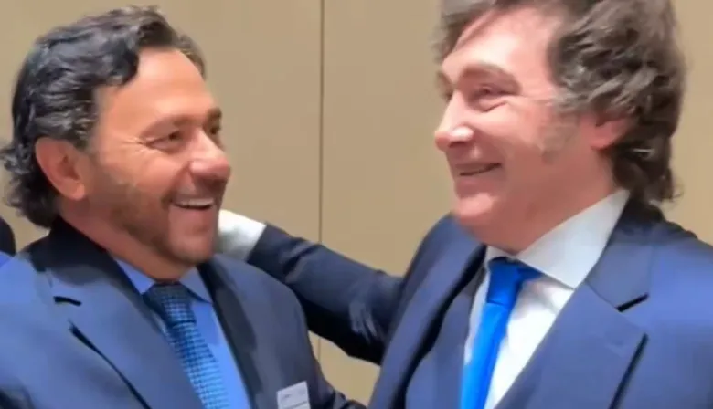 Gustavo Sáenz, del “piquete” en Casa Rosada a las sonrisas con Milei en NY