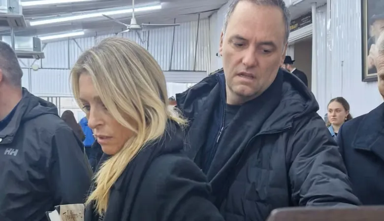 Quedó expuesta la contradicción de Adorni tras la norma firmada con Milei