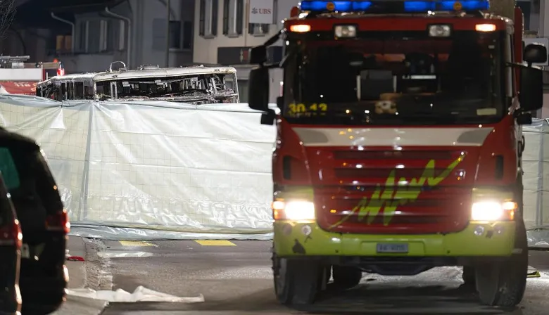 Incendio del autobús en Suiza: creen que un pasajero se prendió fuego