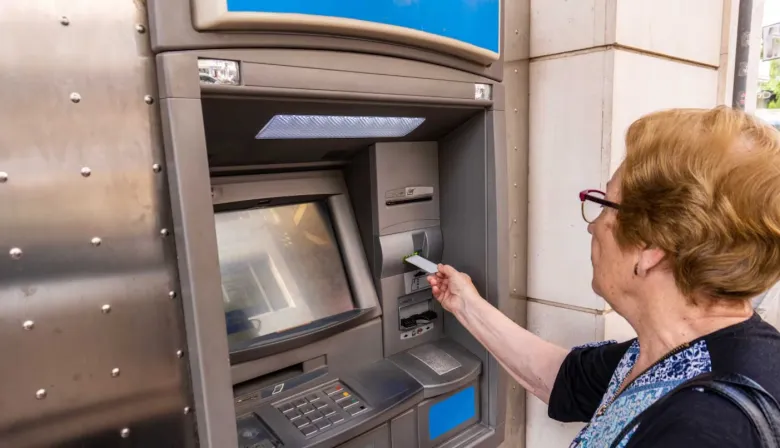 Cobros de ANSES hoy: montos y beneficiarios que recibirán su pago