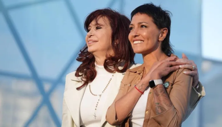 Desde Tribunales, Mayra Mendoza alerta sobre persecución a Cristina Kirchner