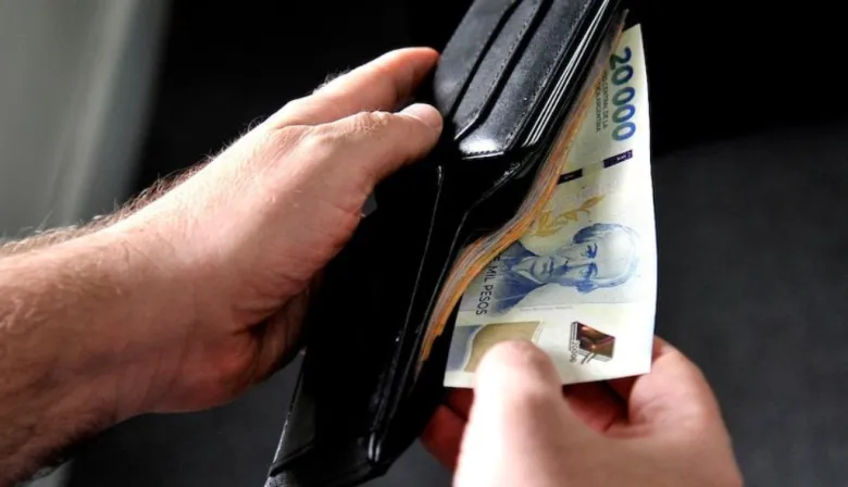 Preocupación de Caputo: YPF, transporte y tarifas presionan la inflación de marzo