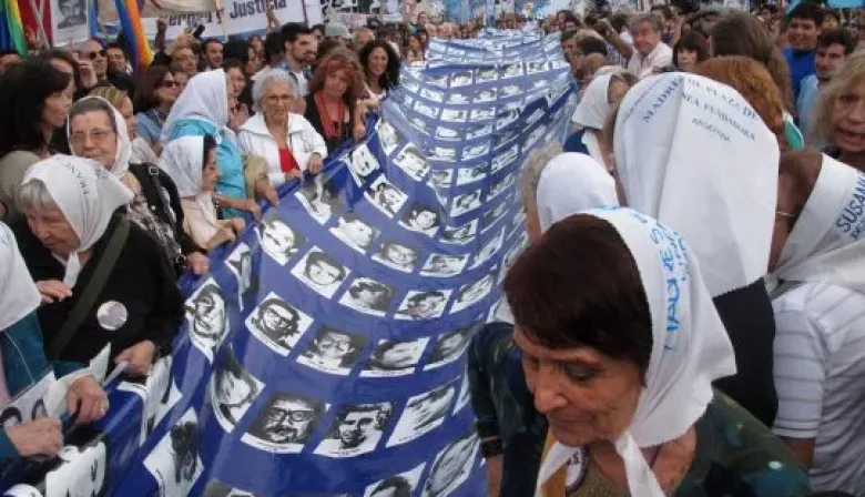 Organismos de Derechos Humanos marchan unidos y endurecen críticas al Gobierno