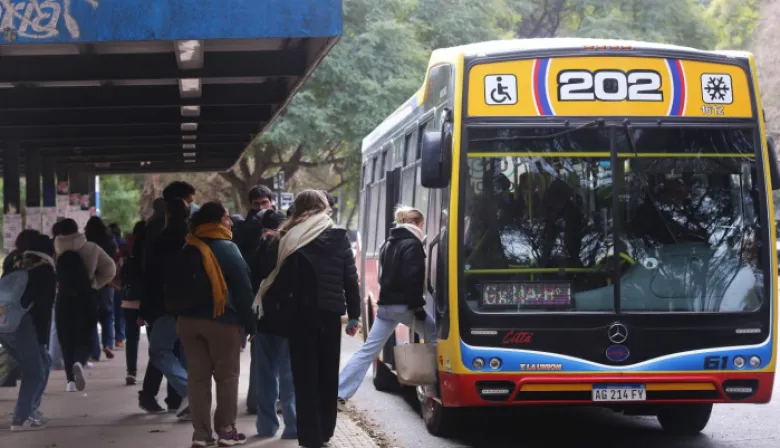 ¿Boleto obrero en colectivos de PBA? Quiénes pagarían la mitad del viaje