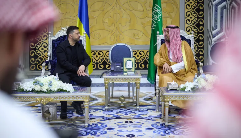Arabia Saudita amplía su rol diplomático tras la visita de Volodymyr Zelensky