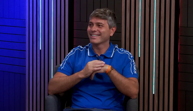 Manu Colombo explicó su método MOV y apuntó a los hilos que atan decisiones