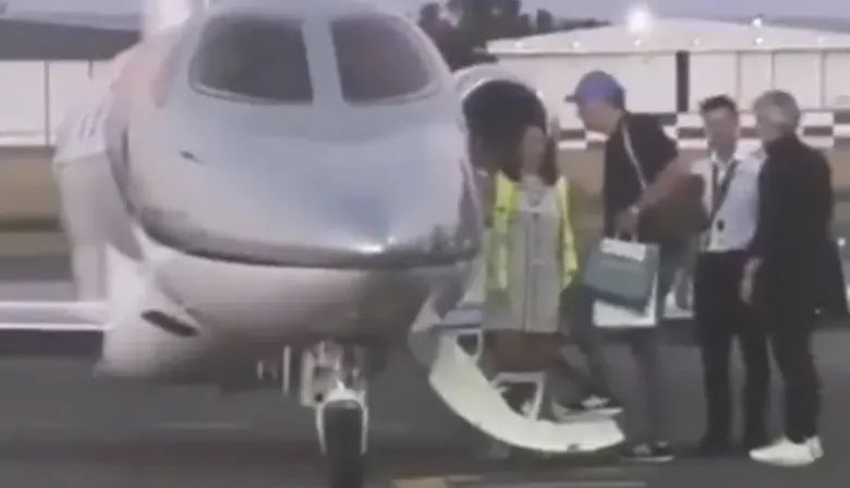 Adorni, más complicado: crece la hipótesis de dádivas por el vuelo privado