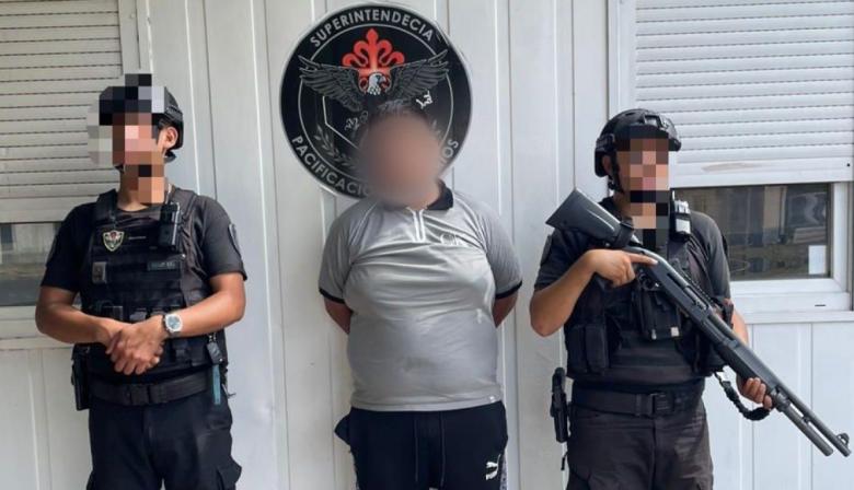 Cinco millones sobre la mesa: el intento desesperado de un narco al quedar rodeado por la Policía