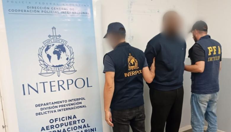 La ruta de las “mulas”: extraditan a un dominicano acusado de reclutar argentinos para llevar cocaína a Europa