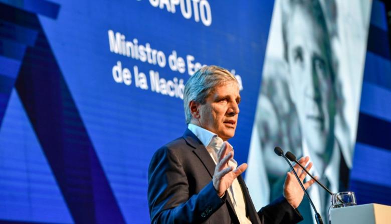 Luis Caputo proyectó USD 42.000 millones en exportaciones para el agro en 2026