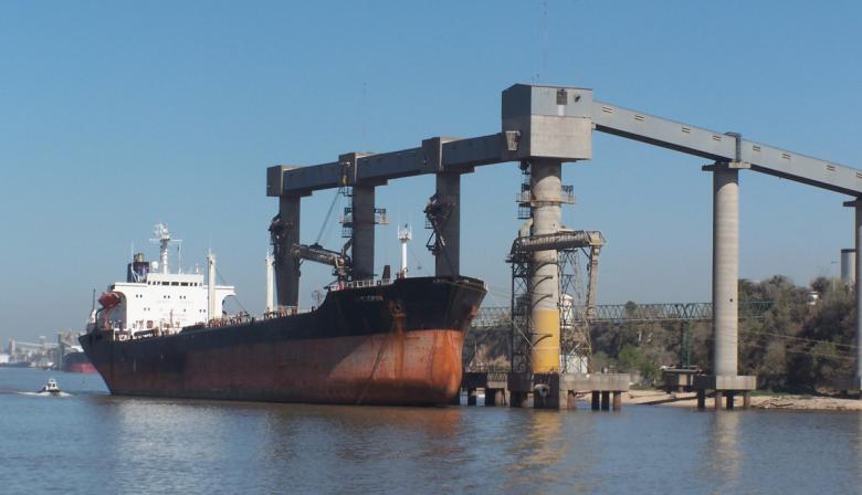 Paros aceiteros y feriados de febrero: los motivos que frenaron el ingreso de los dólares del agro