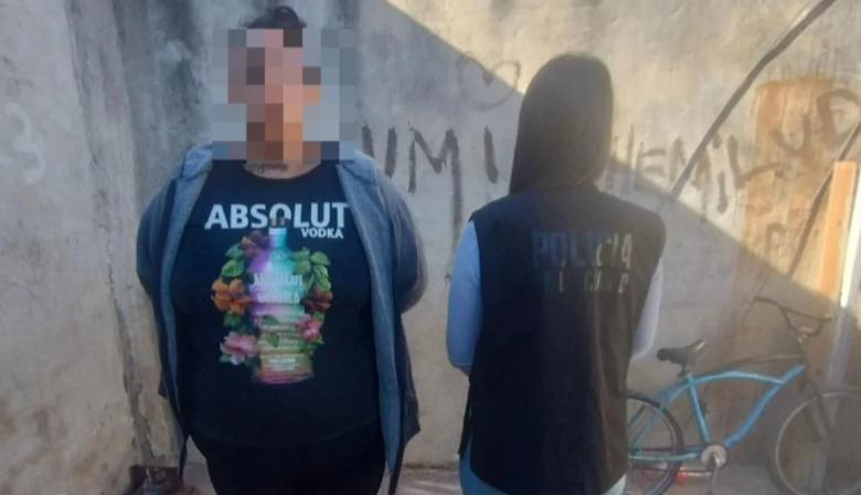 Una cita, un trago y un largo sueño: cayó una “viuda negra” acusada de dormir y robar a un hombre