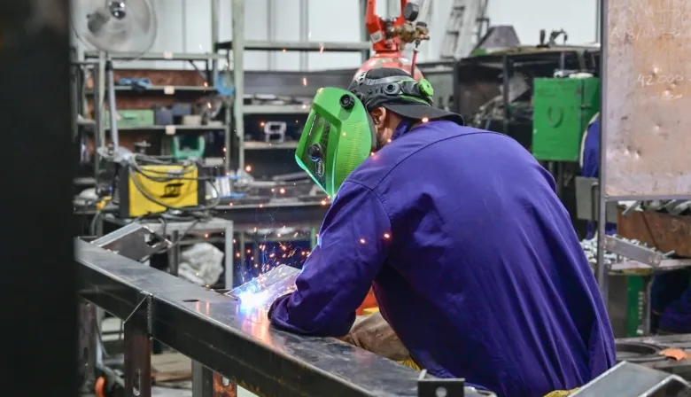 La industria no arranca: la UIA advierte caída y alerta por sectores en crisis