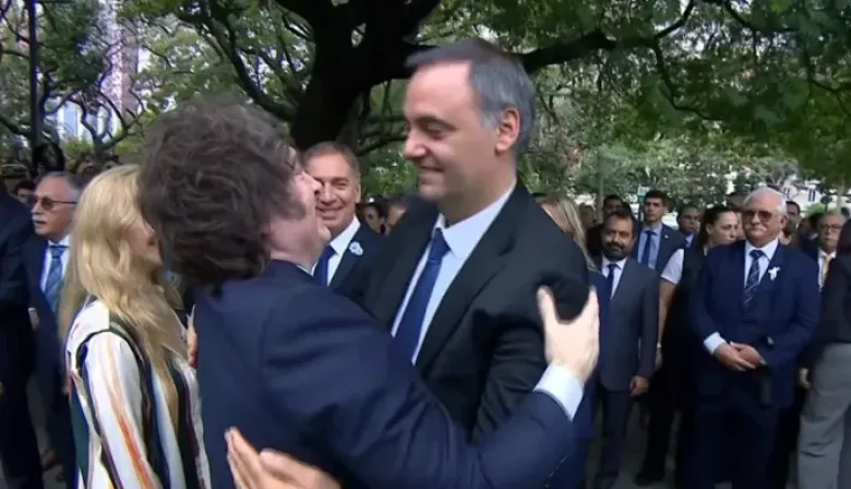 Javier Milei sostiene a Adorni y prepara una señal de unidad en Gobierno
