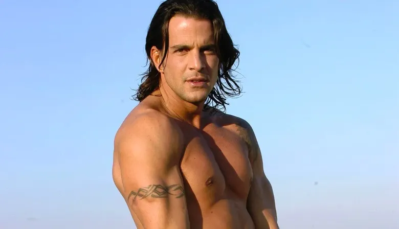 Los shows eróticos de Santiago Almeyda que hoy son furor en redes