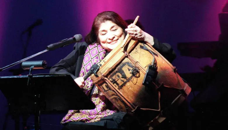 Tucumán repudió dichos contra Mercedes Sosa y el caso complicó a un funcionario