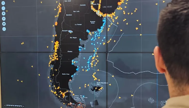 Fotos de Artemis exponen la pesca masiva frente al mar argentino