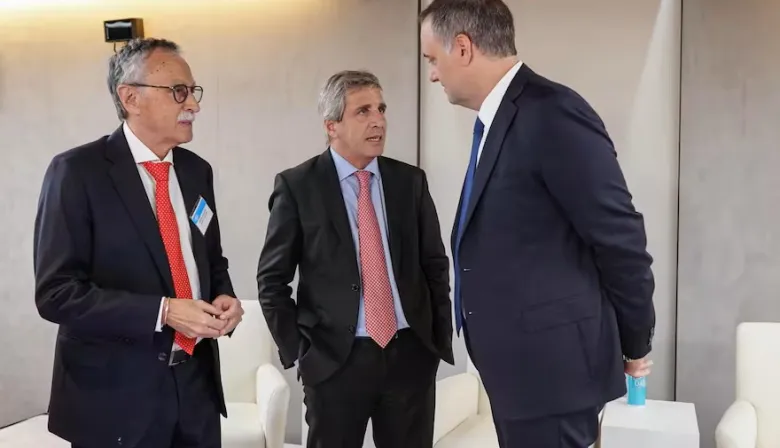 Crisis y deudas en el PAMI: cuál es el plan de Caputo y Lugones