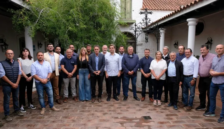 Intendentes bonaerenses y Katopodis van contra Caputo por el precio de la nafta