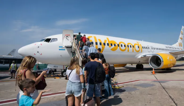 Flybondi en alerta: no pagó sueldos y crece el conflicto con los trabajadores