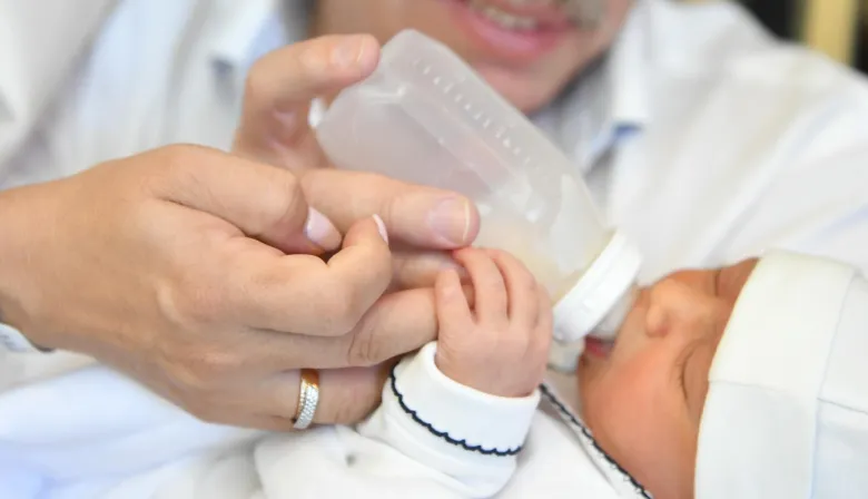 A 4 años del nacimiento de Francisco: la señal de Alberto en plena interna con CFK