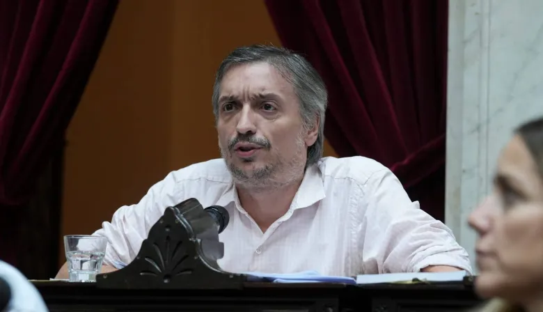 30% más de AUH y tope a las tarifas: qué propone Máximo Kirchner