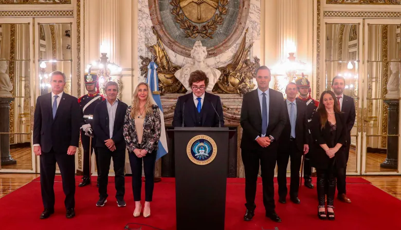 Salariazo: ministros y secretarios se aumentaron hasta un 123%