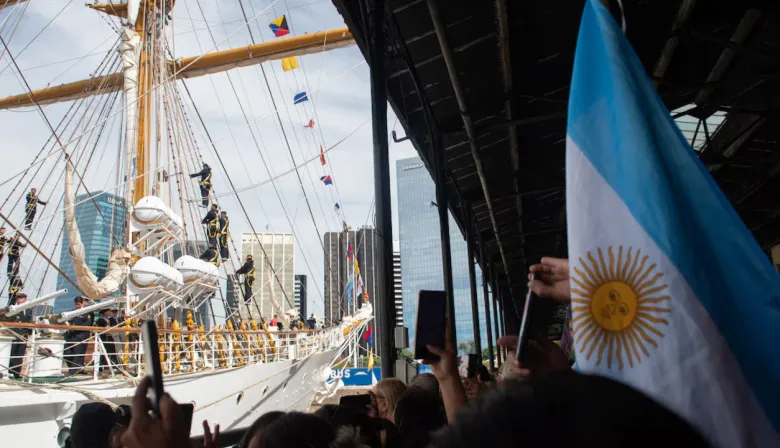 Fragata Libertad: el mensaje que el Gobierno llevó al mar en su viaje 54°