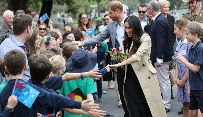 Meghan Markle lanza retiro de lujo en su gira con Harry por Australia