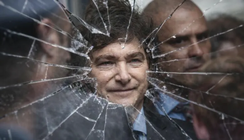 Se agrieta el relato libertario y la política huele cambio de época