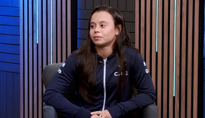 Constanza Galfrascoli: "Dar vueltas por el aire no me lo daba ningún deporte"