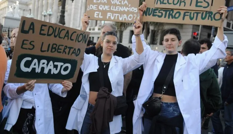 Colegio Carlos Pellegrini y el ajuste universitario: cuánto cayó el presupuesto