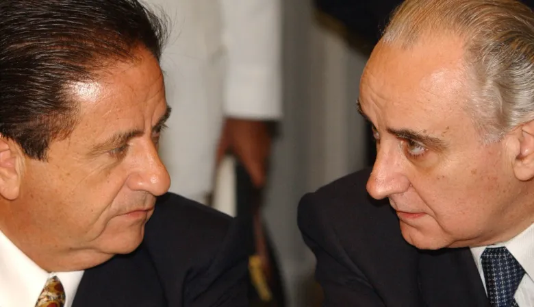 Dólar, pánico y Duhalde acorralado: a 24 años del feriado bancario indefinido