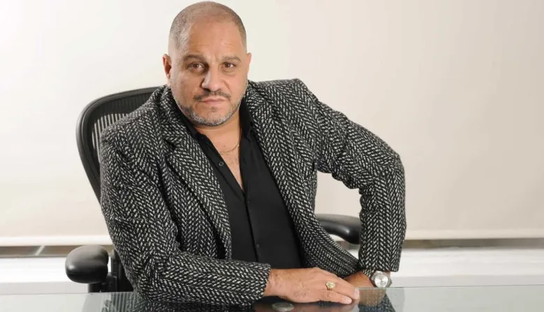 Cositorto: entre el encierro y la escritura, un libro insinúa su próxima jugada