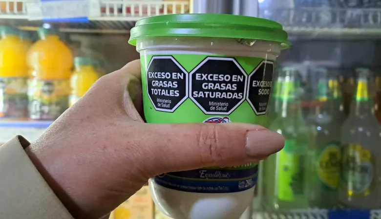 Maní, leche, huevo y más: por qué quieren otra etiqueta frontal en Diputados