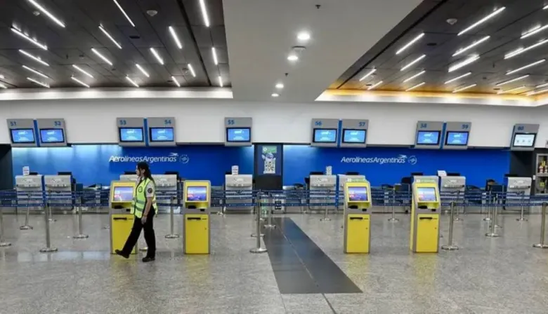 ATE llama a un paro que afectará vuelos por despidos en el Servicio Meteorológico Nacional