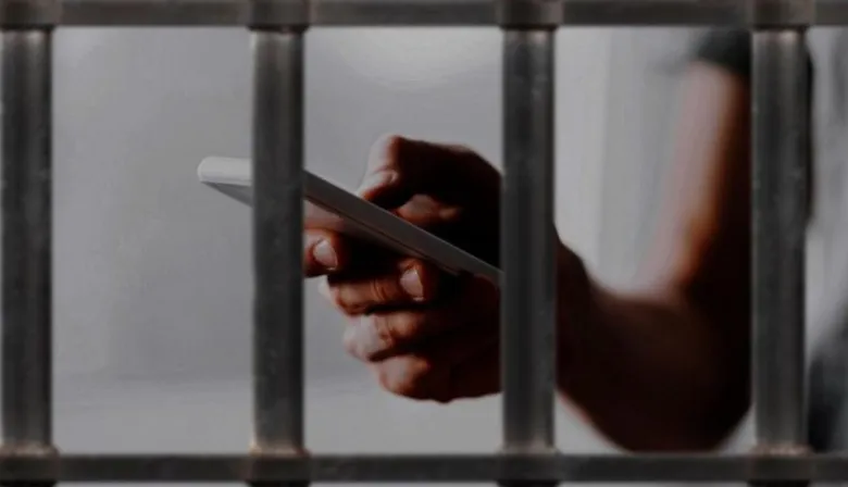 Celulares en cárceles: la medida clave que tomó Milei y cómo funcionará