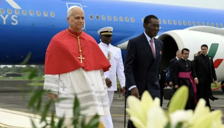 Mientras el mundo homenajea a Francisco, el Vaticano se muestra con el dictador Obiang