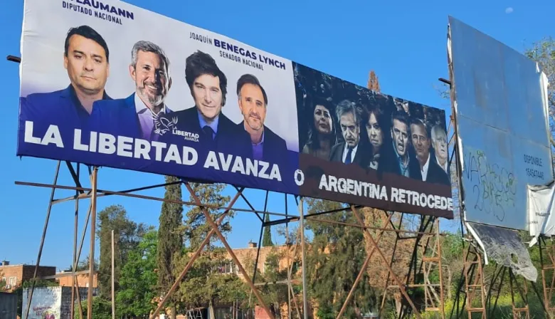 Milei y una veda electoral flexible: que pasaría con spots, internet y carteles