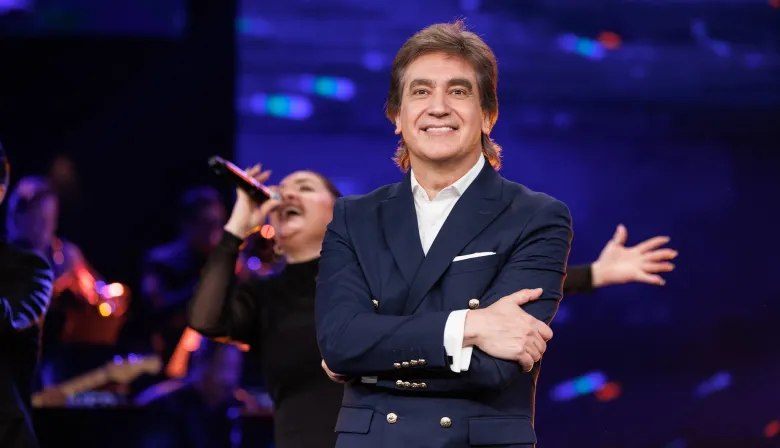 La foto de la reunión de Dante Gebel con un intendente peronista de PBA