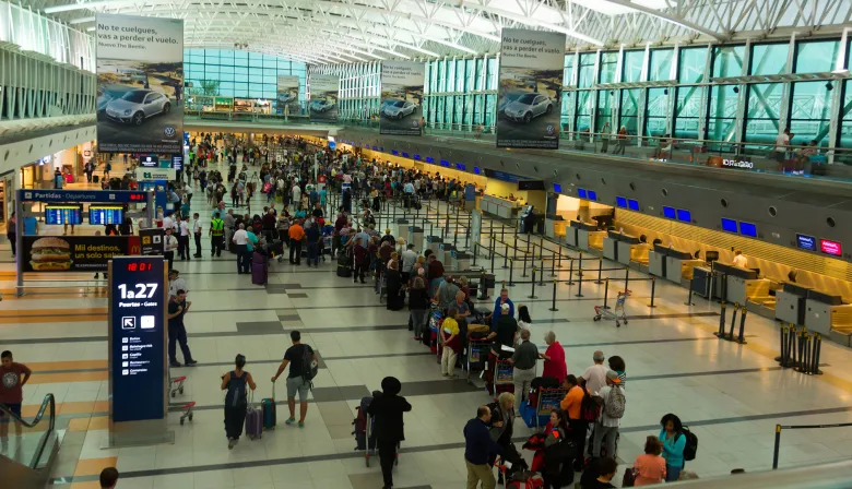 Salidas en rojo: en marzo, se fueron 552 mil turistas más de los que llegaron