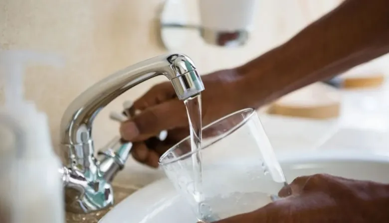 El Gobierno cambia el esquema del agua: cuánto pueden subir las tarifas de AySA