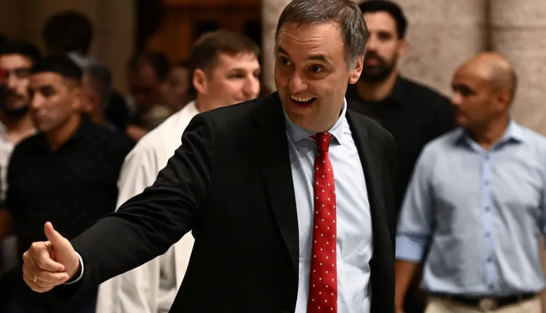 Adorni y la deuda de USD 335.000: la Justicia peritará de dónde sale la plata