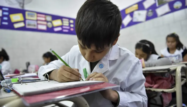 Salario docente: la tajante respuesta del informe de Adorni sobre el FONID