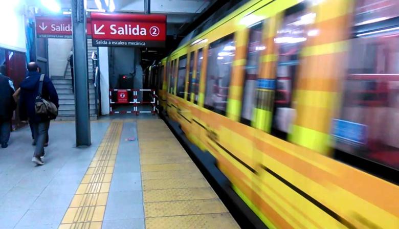 Línea B: una pasajera fue arrollada en la estación Federico Lacroze