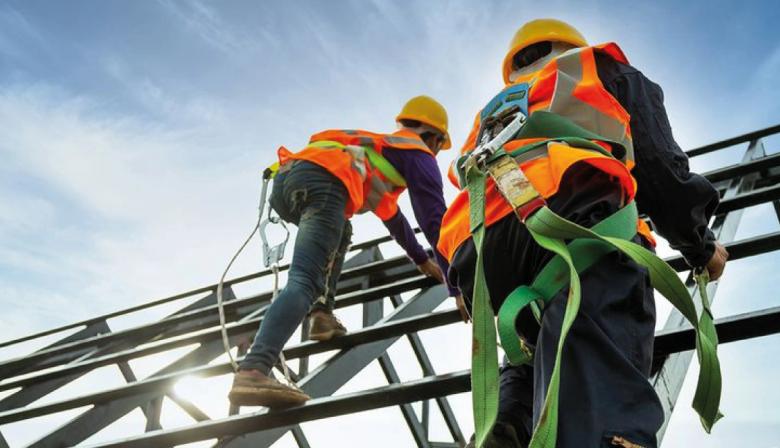 Golpe y contraataque: el futuro del FAL, paros y despidos de la reforma laboral