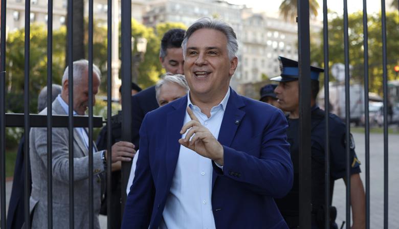 Llaryora activa una rebelión en Córdoba: por qué intendentes van contra PAMI